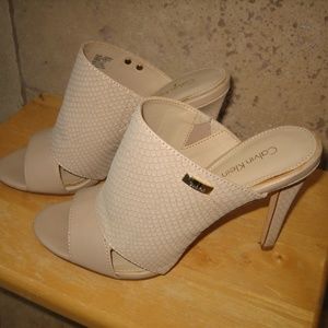 High-Heel Shoes 4" Heel